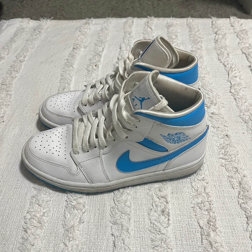 Jordan 1 Mids